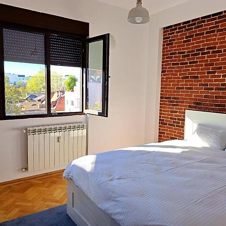 Classy Apartment With Parking In The City Center Bukarest Eksteriør billede