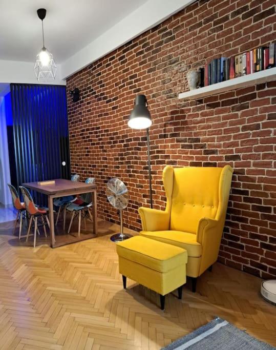 Classy Apartment With Parking In The City Center Bukarest Eksteriør billede