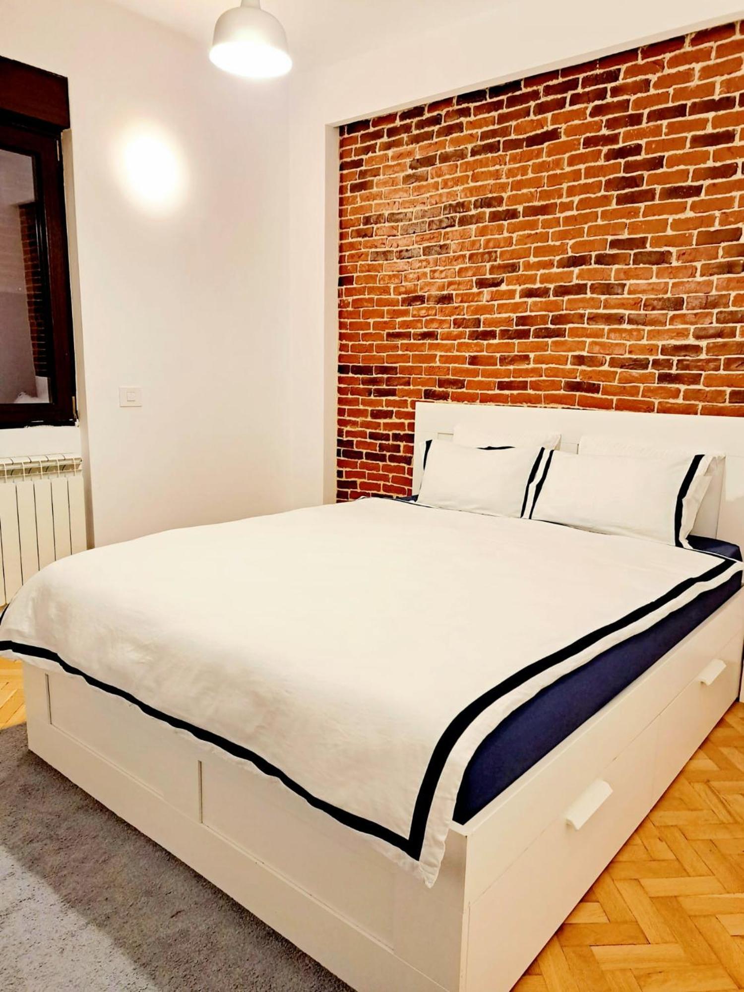 Classy Apartment With Parking In The City Center Bukarest Eksteriør billede