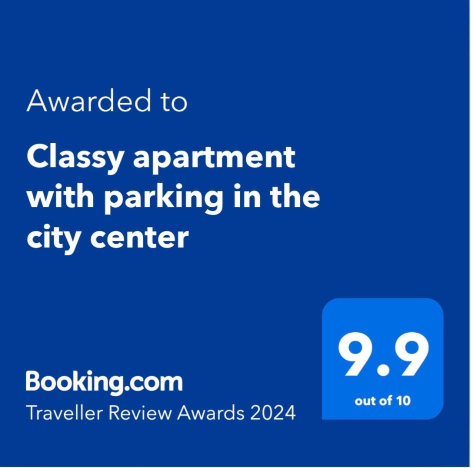 Classy Apartment With Parking In The City Center Bukarest Eksteriør billede